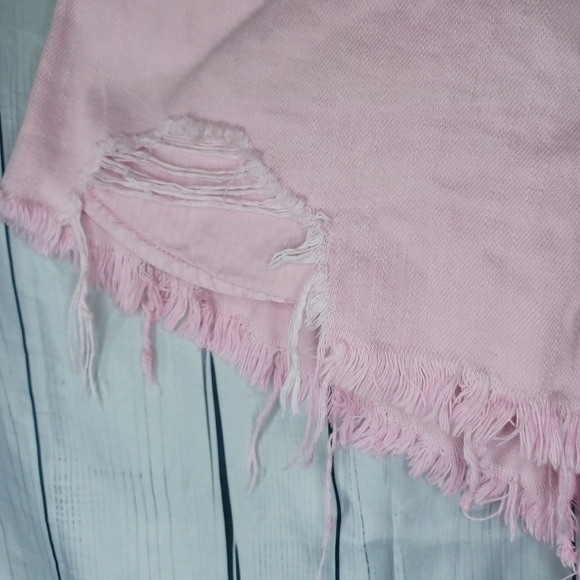 We The Free Pink Distressed Frayed Hem Women Shorts - Picture 5 of 14
